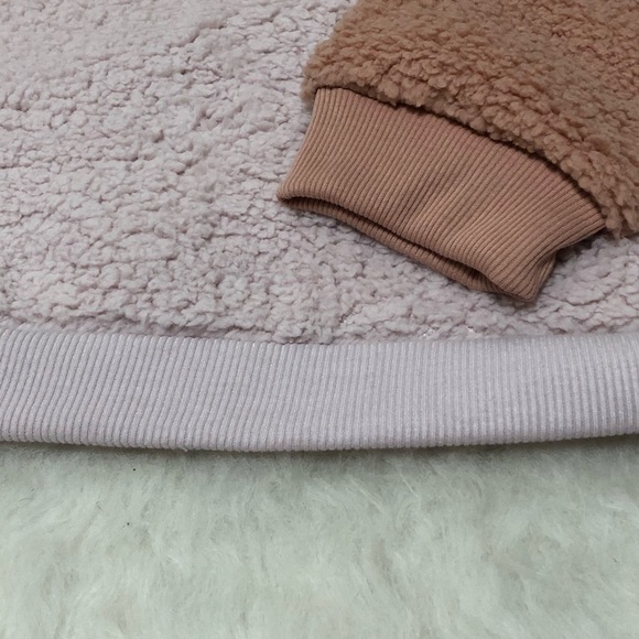 AE Fuzzy Sherpa Color Block Crew Neck Sweatshirt - Picture 6 of 7